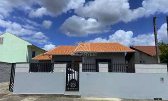 Imagem 2: ![CDATA[Casa ampla com 4 dormitórios sendo 1 suíte, com espaço para piscina no Limoeiro]