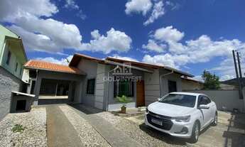 Imagem 5: ![CDATA[Casa ampla com 4 dormitórios sendo 1 suíte, com espaço para piscina no Limoeiro]