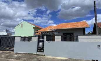 Imagem 3: ![CDATA[Casa ampla com 4 dormitórios sendo 1 suíte, com espaço para piscina no Limoeiro]