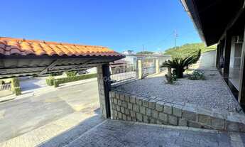 Imagem 2: ![CDATA[Casa ampla com 4 dormitórios sendo 2 suíte, com espaço para piscina no Azaleia