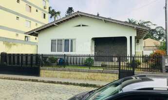 Imagem 3: ![CDATA[Espaço comercial localizado no Centro de Brusque!]]