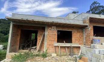 Imagem: ! CDATA Casa geminada com 2 dormitórios