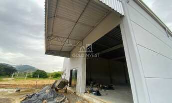 Imagem 2: ![CDATA[Amplo galpão de 1.350m² no bairro São Pedro!!!]]