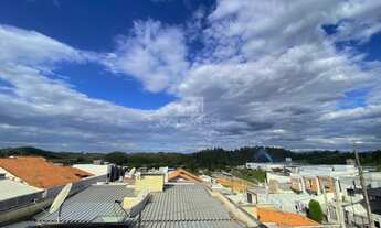 Imagem 7: ![CDATA[Casa para venda com 2 quartos + espaço no segundo andar.]]