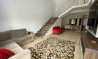 Imagem 6: ![CDATA[Casa semi mobiliada com 4 quartos, 4 vagas de garagem!]]