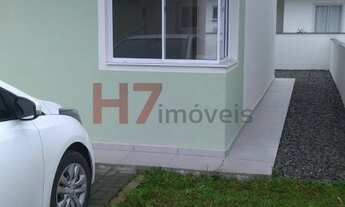 Imagem 2: ![CDATA[Linda casa para alugar em Araquari]]