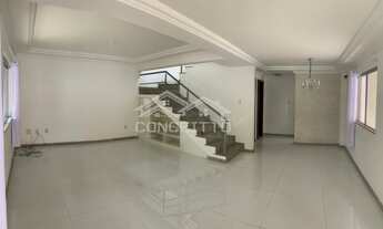 Imagem 5: ![CDATA[Linda Casa 4 quarto sendo todos suítes, com armários de ótima qualidade]]