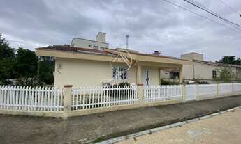 Imagem 2: ![CDATA[CASA NO BAIRRO PRIMEIRO DE MAIO]]