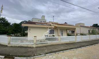 Imagem 3: ![CDATA[CASA NO BAIRRO PRIMEIRO DE MAIO]]