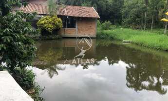 Imagem 4: ![CDATA[CASA DE ALVENARIA E CONFECÇÃO MISTA - CEDRO ALTO]]