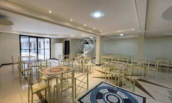 Imagem 6: ![CDATA[APARTAMENTO NO CENTRO DE 1 SUÍTE + 2 DORMITÓRIOS ]]