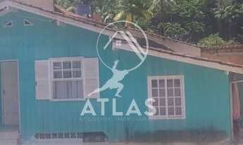 Imagem 3: ![CDATA[AMPLO TERRENO COM CASA CONSTRUÍDA ]]