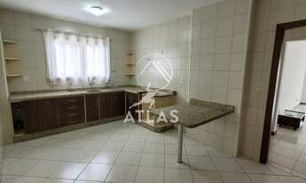 Imagem 2: ![CDATA[APARTAMENTO NO CENTRO DE BRUSQUE COM GRANDE ÁREA PRIVATIVA ]]