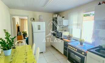 Imagem 7: ![CDATA[CASA COM 3 DORMITÓRIOS | ÓTIMO ESPAÇO DE TERRENO