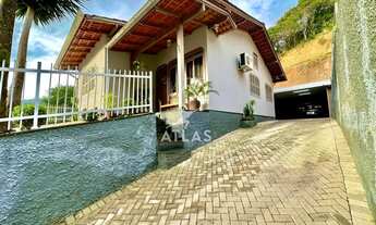 Imagem: ! CDATA CASA COM 3 DORMITÓRIOS SENDO UMA