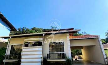 Imagem: ! CDATA CASA NO CENTRO DE GASPAR