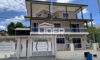 Imagem: Imóvel com grandes dimensões no bairro