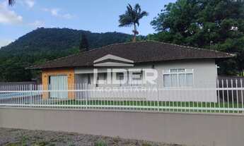 Imagem: Casa em Rodeio com piscina e lagoa