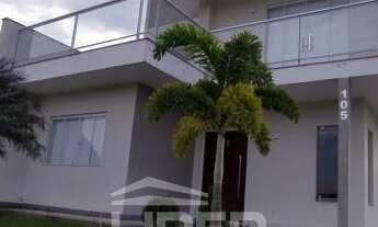 Imagem 6: Casa em alvenaria com laje inclinada no Bairro Carijós