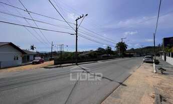 Imagem: Casa de alvenaria em terreno de esquina