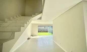 Imagem 2: Sobrado em Localização Privilegiada com 3 Dormitórios