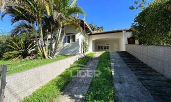 Imagem: Linda Casa em Alvenaria com 3 Quartos Sendo