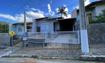 Imagem: Casa de alvenaria no bairro Estrada das
