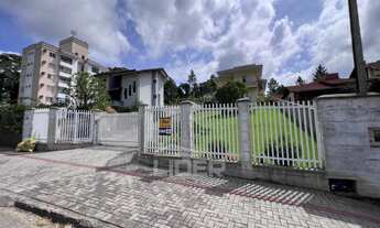 Imagem: Sobrado com 312,00m² de área construída