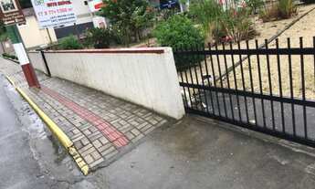 Imagem 2: AMPLA CASA, 3 dormitórios, 1 suítes, 1 banheiros, 2 vagas na garagem, 1330M² de Área Total