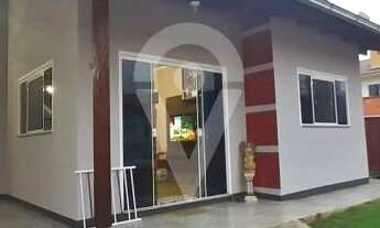 Imagem 2: ![CDATA[Casa 2 suítes + 1 Dormitório + 2 Vagas de Garagem ]]