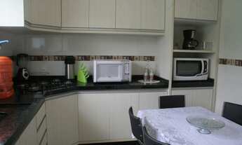 Imagem 2: ![CDATA[Casa 3 dormitórios na praia de Cachoeira do Bom Jesus]]