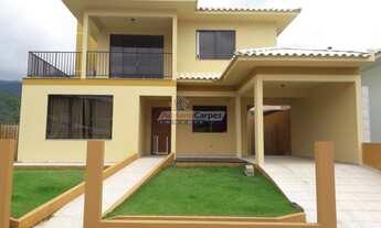 Imagem 2: Adriano Carpes Imóveis vende casa, com 5 dormitórios sendo uma suíte, em Palhoça/ SC