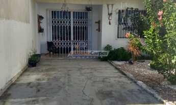 Imagem 2: Casa geminada no centro de Piçarras SC