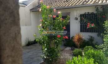 Imagem 4: Casa geminada no centro de Piçarras SC