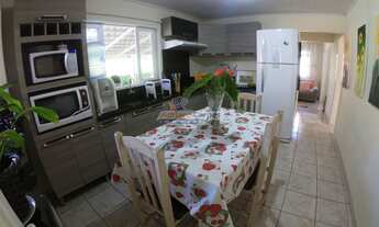 Imagem 7: Adriano Carpes vende casa proximo ao aeroporto no centro de Navegantes SC