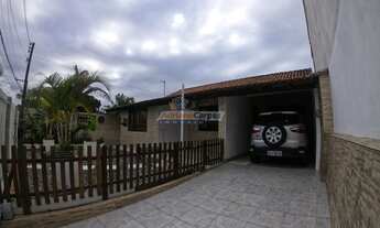 Imagem 2: Adriano Carpes Vende Casa com 2 dormitório sendo 1 suíte,com lindo Jardim em frente Hosp