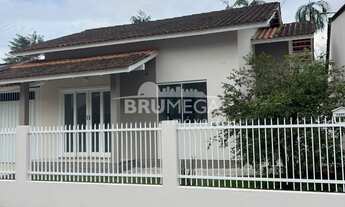 Imagem: ! CDATA Casa a venda em Brusque sozinha