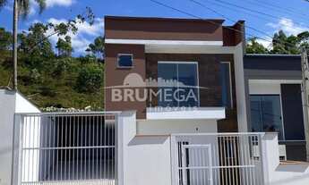 Imagem: ! CDATA Casa geminada com 1 suíte 2 quartos