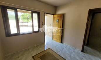 Imagem 7: ![CDATA[Casa com ( 2moradias ) em terreno amplo e localização top ! ( não está averbada