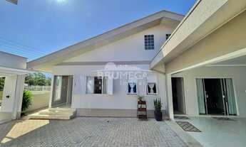 Imagem: ! CDATA Belíssima morada em Guabiruba