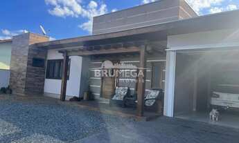 Imagem: ! CDATA Excelente Casa à Venda em Brusque