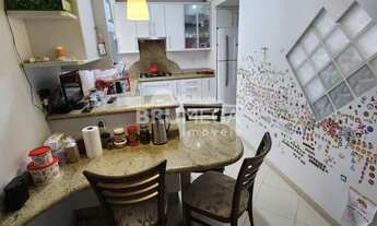 Imagem 3: ![CDATA[Apartamento Mobiliado com 3 dormitórios e 2 vagas - Centro I]]