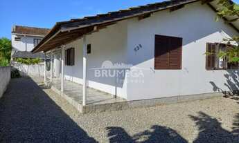 Imagem 1: ![CDATA[CASA EM BARRA VELHA - Amplo terreno.]]
