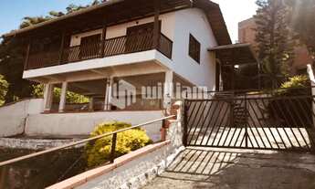 Imagem 4: ![CDATA[DUAS CASAS NO CENTRO II]]