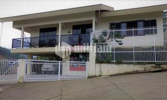 Imagem: ! CDATA AMPLA CASA NO BAIRRO PRIMEIRO DE