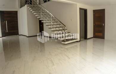 Imagem 7: ![CDATA[CASA DE ALTO PADRÃO NA PRIMEIRO DE MAIO]]