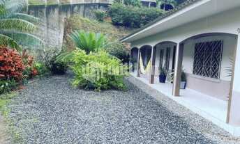 Imagem 2: ![CDATA[CASA COM 3 QUARTOS NA SANTA TEREZINHA]]