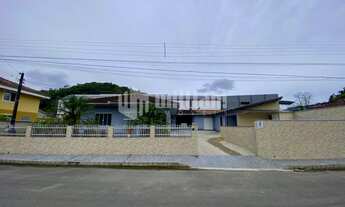 Imagem: ! CDATA CASA NA BATEAS COM 3 QUARTOS SENDO