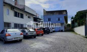 Imagem 2: ![CDATA[CASA NO CENTRO COM SALA COMERCIAL]]