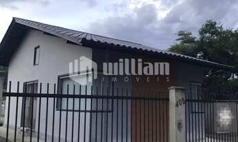 Imagem: ! CDATA CASA COM QUINTAL LOCALIZADA NO BAIRRO